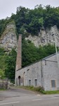 Maas Felsen mit Industrieruine