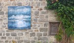 Paris 2025, Knstlerdorf Barbizon, Grande Rue, Reproduktion eines Gemldes von Erika Gag
