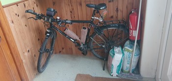 Paris 2025, Fahrrad im Flur - Unterkunft ber Airbnb in Maubeuge