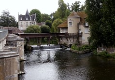 Moret-sur-Loing, Brckenpfeiler mit Wassermhle