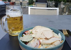 Paris 2025, Abendessen am Schwimmbad von Troisvierges