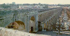 Montpellier, Nachbau einer römischen Wasserleitung