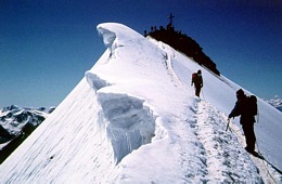 Schneewächte am Gipfel der Wildspitze